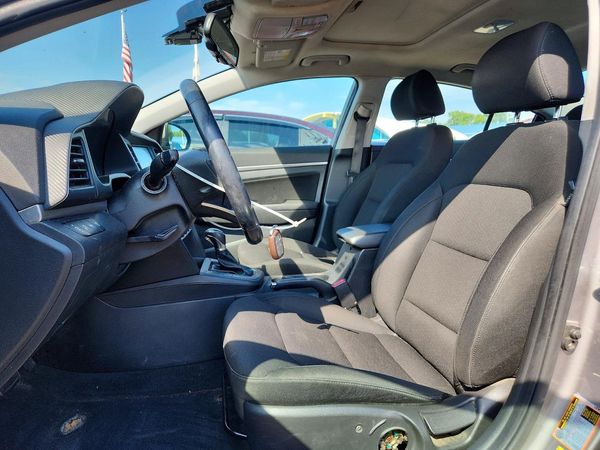 2020 HYUNDAI ELANTRA — DENT