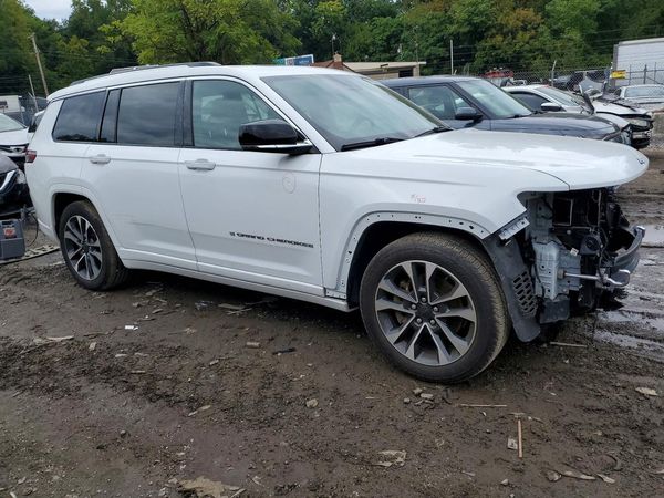 2022 JEEP GRAND CHEROKEE — Passenger 3/4