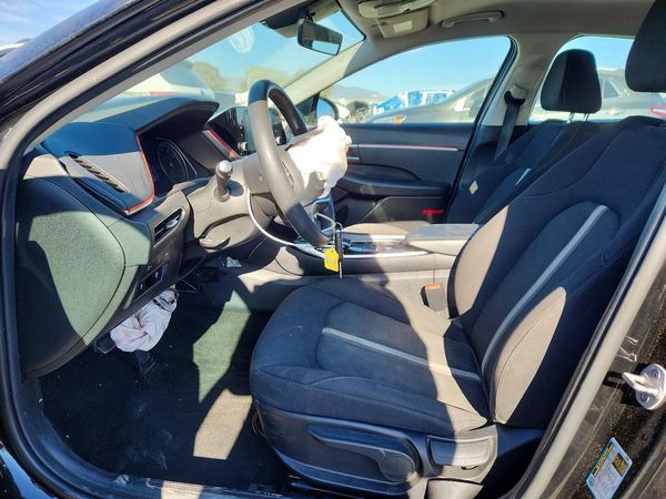 2023 HYUNDAI SONATA SE