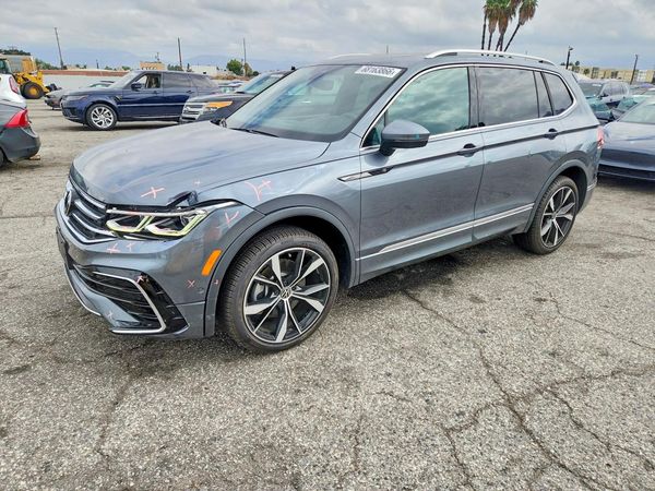 2023 VOLKSWAGEN TIGUAN — Front 3/4