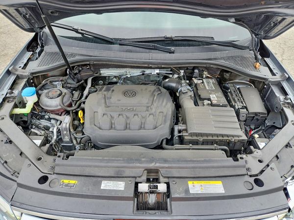 2023 VOLKSWAGEN TIGUAN — Engine bay