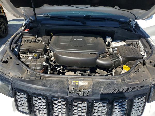 2018 JEEP CHEROKEE Laredo — Engine bay