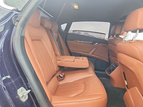 2017 MASERATI QUATTROPORTE Essence
