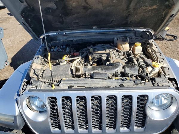 2022 JEEP GLADIATOR Sport — Engine bay