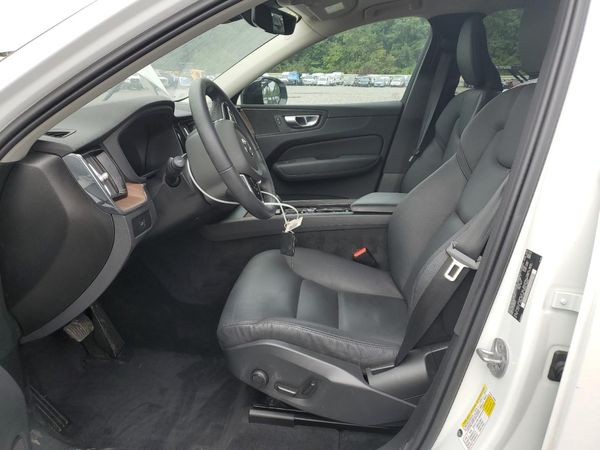 2024 VOLVO XC60