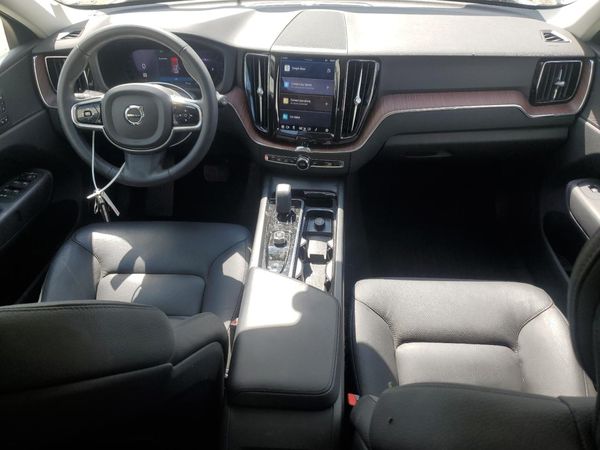 2024 VOLVO XC60