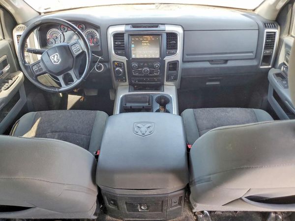 2016 RAM 1500 SLT