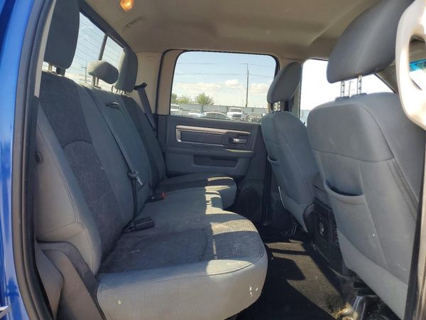 2016 RAM 1500 SLT