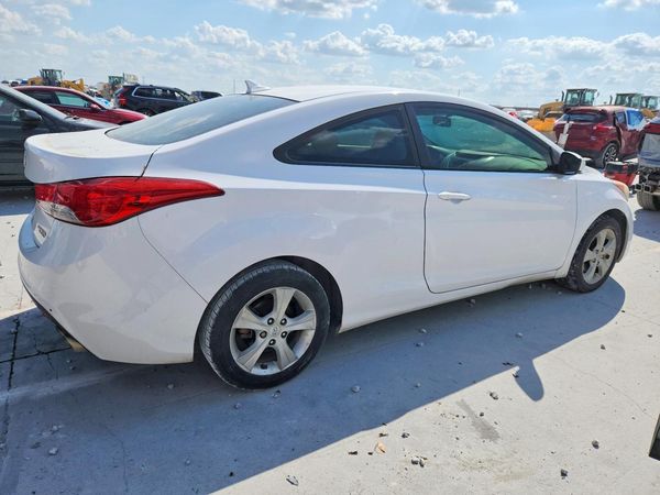 2013 HYUNDAI ELANTRA