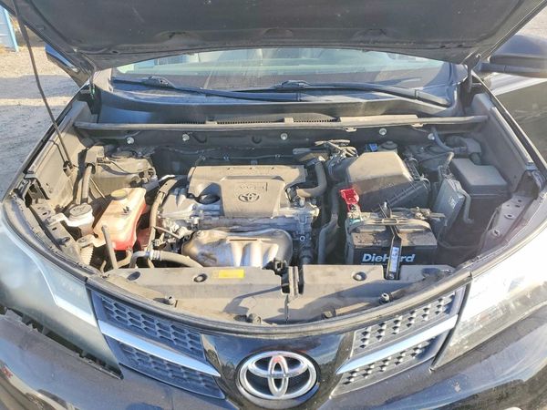 2014 TOYOTA RAV4 Standard — Engine bay