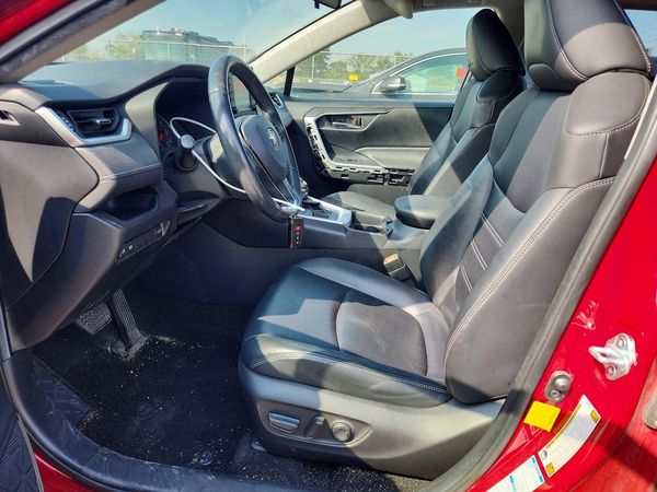 2019 TOYOTA RAV4 XLE Premium