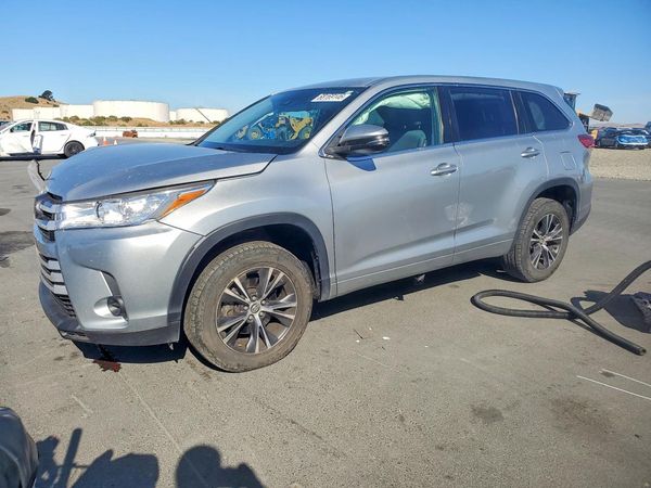 2018 TOYOTA HIGHLANDER