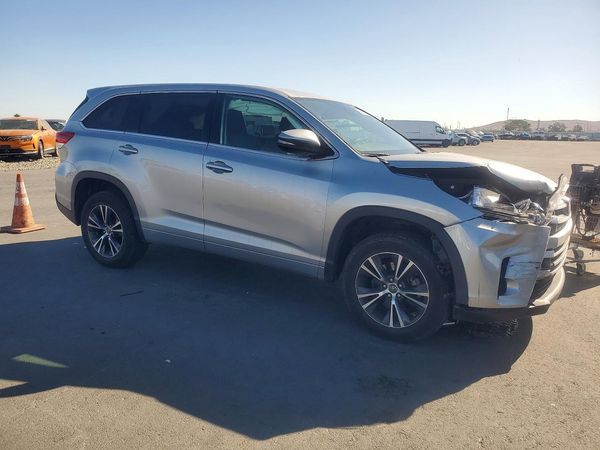2018 TOYOTA HIGHLANDER