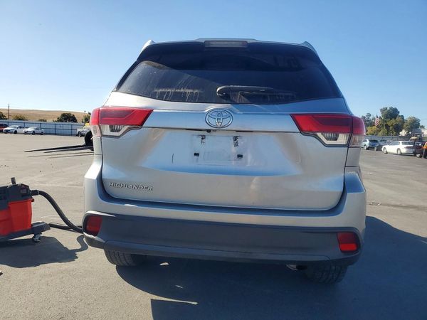2018 TOYOTA HIGHLANDER