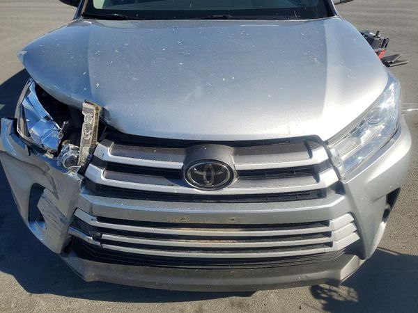 2018 TOYOTA HIGHLANDER