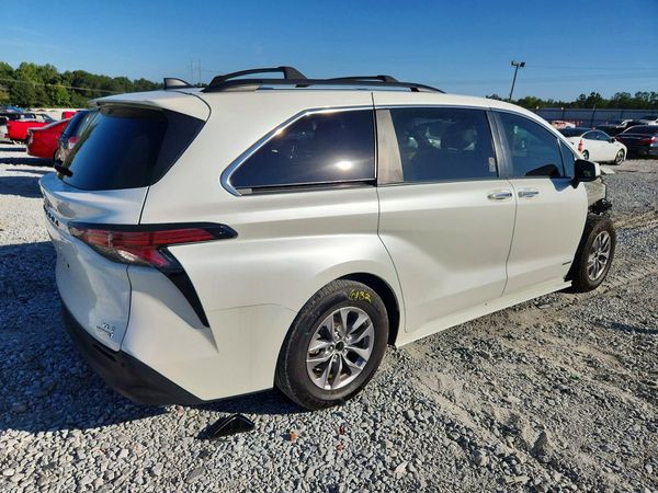 2021 TOYOTA SIENNA