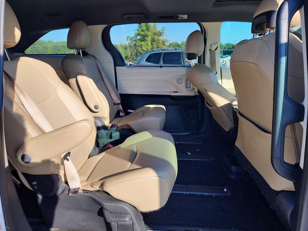 2021 TOYOTA SIENNA