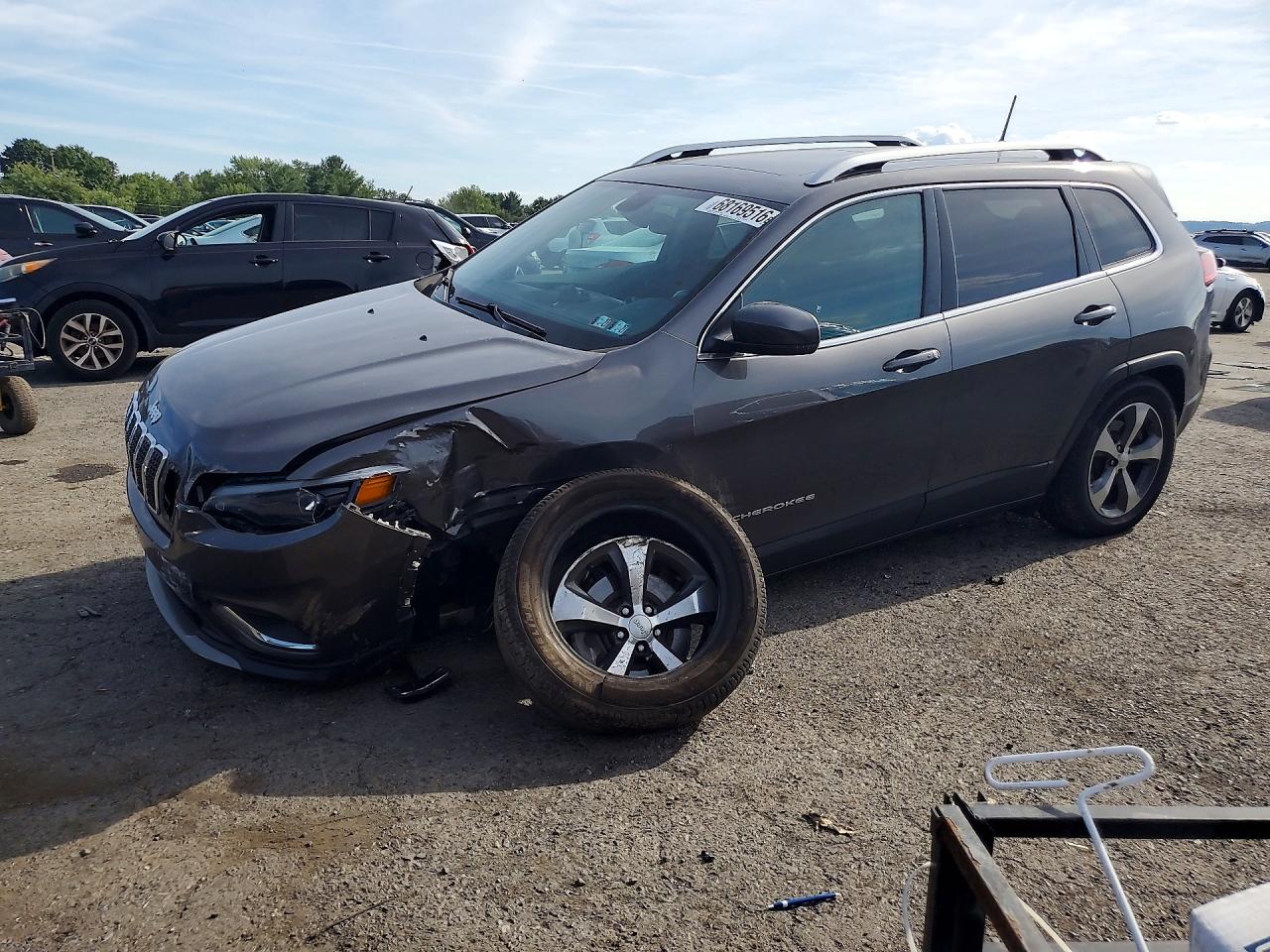 2019 JEEP CHEROKEE Limited — Front 3/4