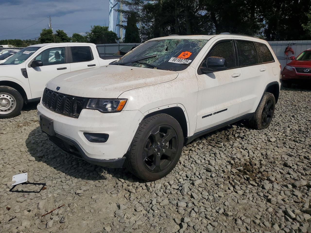 2018 JEEP CHEROKEE Laredo — Front 3/4