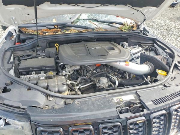 2018 JEEP CHEROKEE Laredo — Engine bay