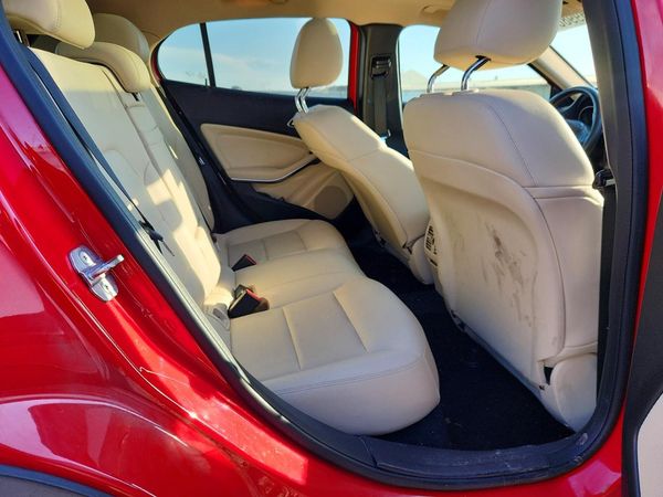 2019 MERCEDES-BENZ GLA