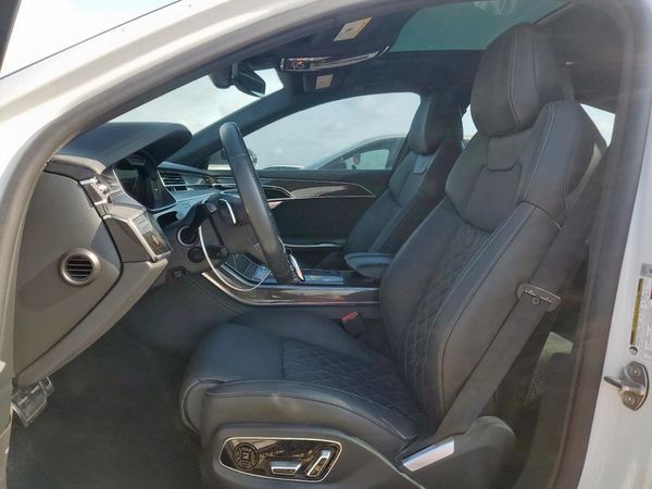 2023 AUDI S8 quattro