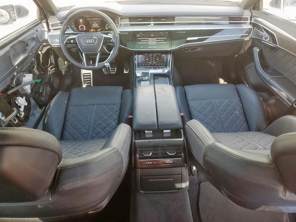 2023 AUDI S8 quattro