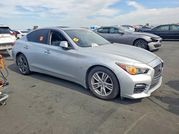 2015 INFINITI Q50 — Passenger 3/4