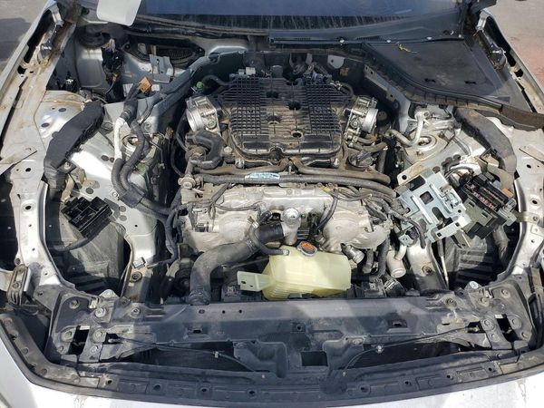2015 INFINITI Q50 — Engine bay