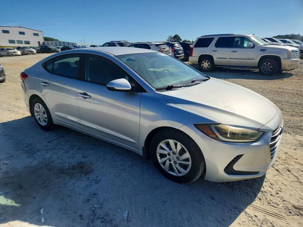 2018 HYUNDAI ELANTRA SE