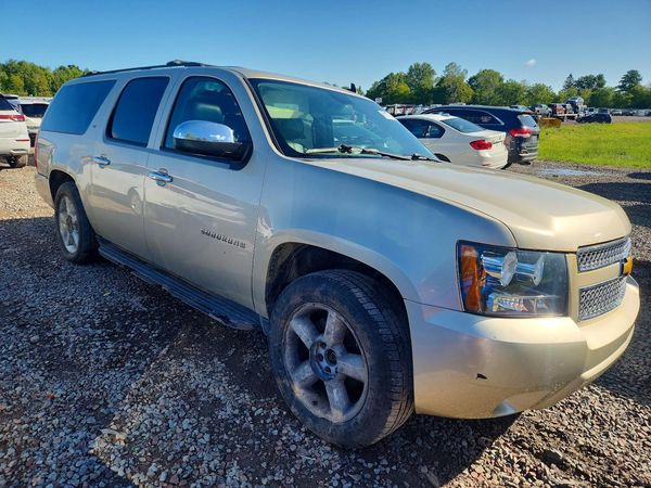 2013 CHEVROLET SUBURBAN LT