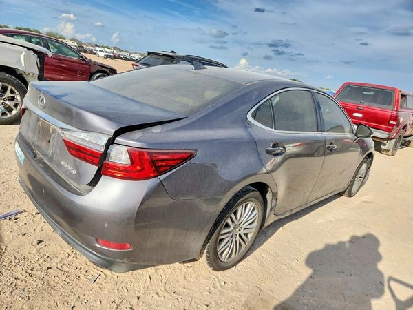2017 LEXUS ES