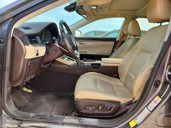 2017 LEXUS ES