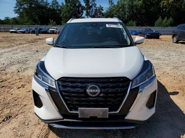 2022 NISSAN KICKS