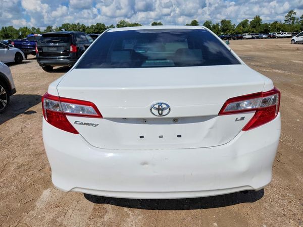 2014 TOYOTA CAMRY