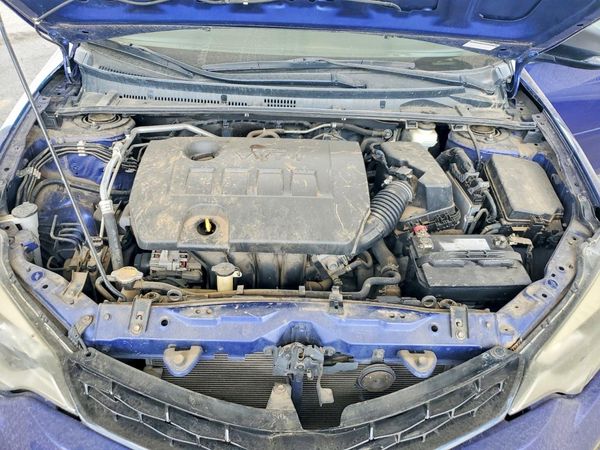 2015 TOYOTA COROLLA L/LE — Engine bay