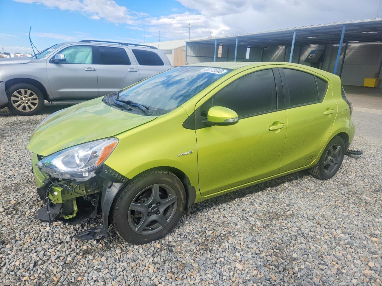 2015 TOYOTA PRIUS — Front 3/4