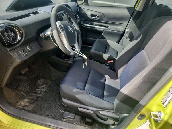 2015 TOYOTA PRIUS — DENT