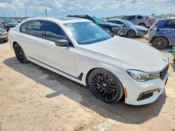2017 BMW 740