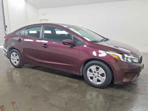 2017 KIA FORTE LX Base — Passenger 3/4