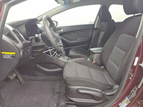 2017 KIA FORTE LX Base — DENT