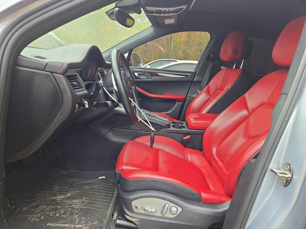 2017 PORSCHE MACAN — DENT