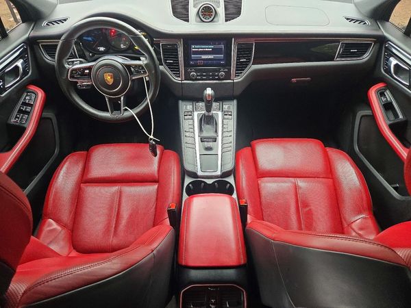 2017 PORSCHE MACAN — CKPT