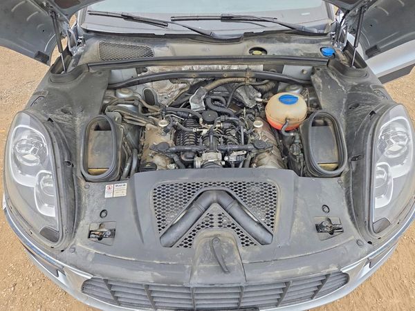 2017 PORSCHE MACAN — Engine bay
