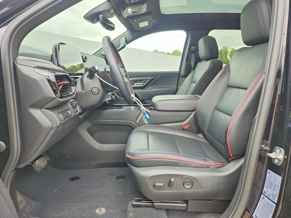 2025 CHEVROLET SILVERADO 3SP RST — DENT