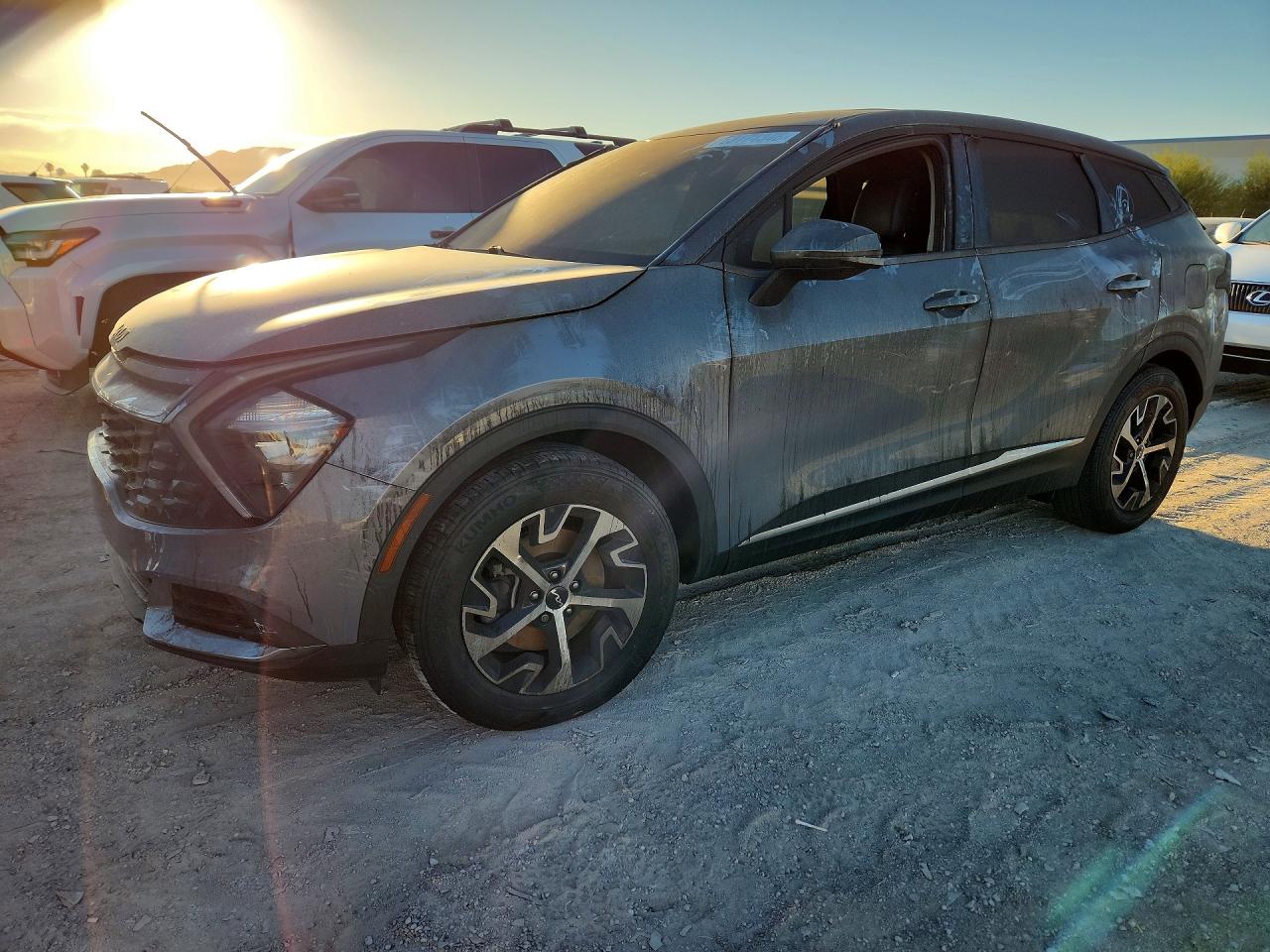 2023 KIA SPORTAGE EX — Front 3/4