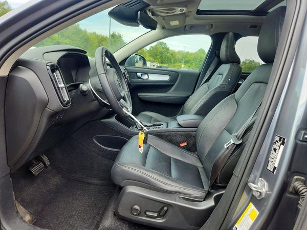 2019 VOLVO XC40 — DENT