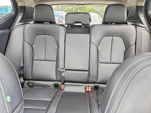2019 VOLVO XC40 — SUVN