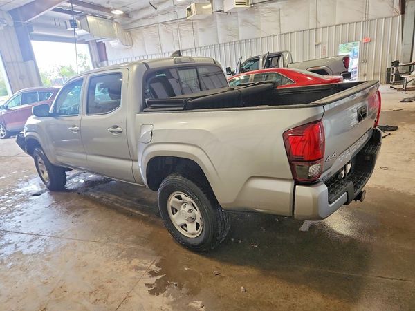 2022 TOYOTA TACOMA SR5