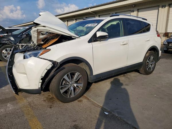 2018 TOYOTA RAV4 Adventure/XLE — Front 3/4